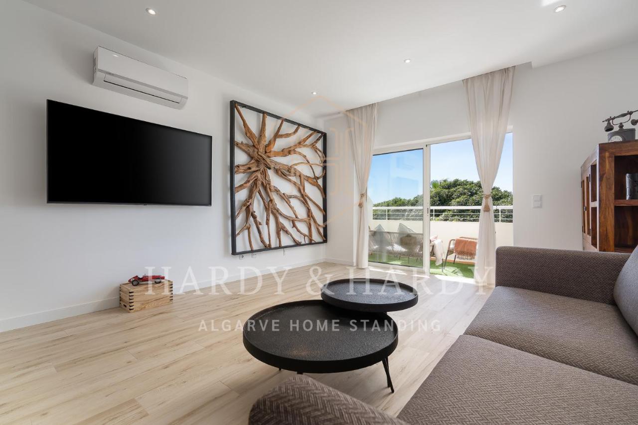 H&h - Rare Modern & Elegant With Wonderful Sea Views, A Few Meters From Porto De Mos Lagos
